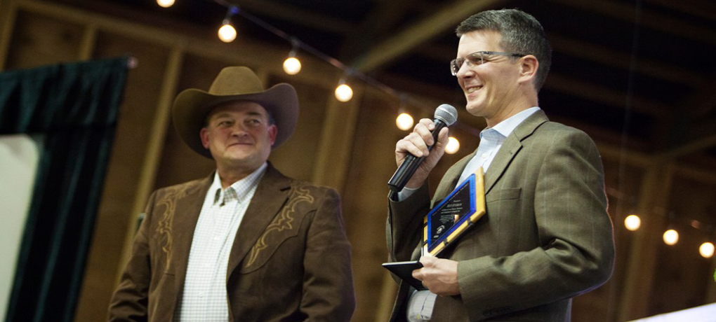 Matt Syverson receives New Horizon Ranch’s Faithful Steward Award